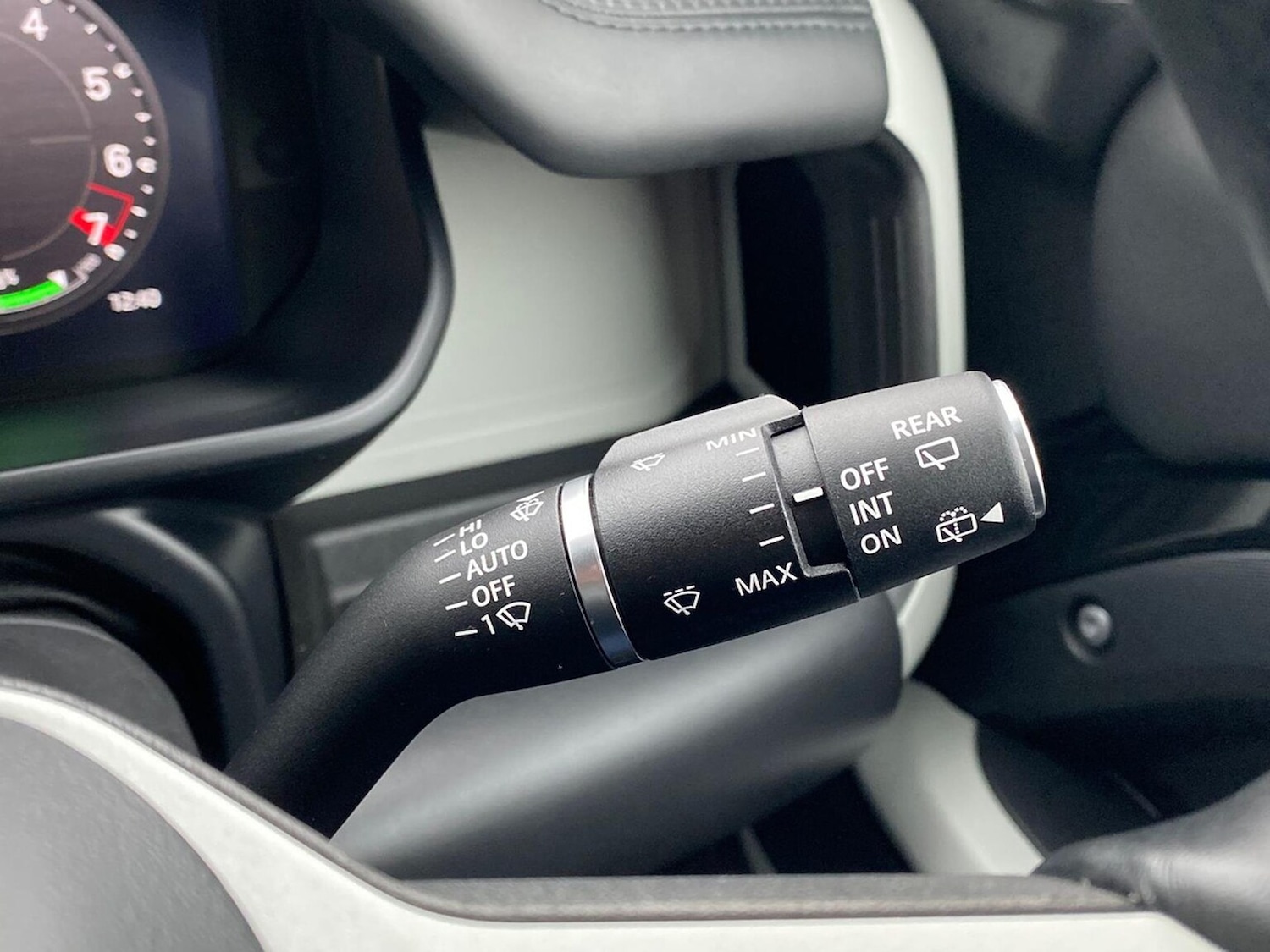 Used Land Rover Defender 2024 for sale - 76969955: Photo 40