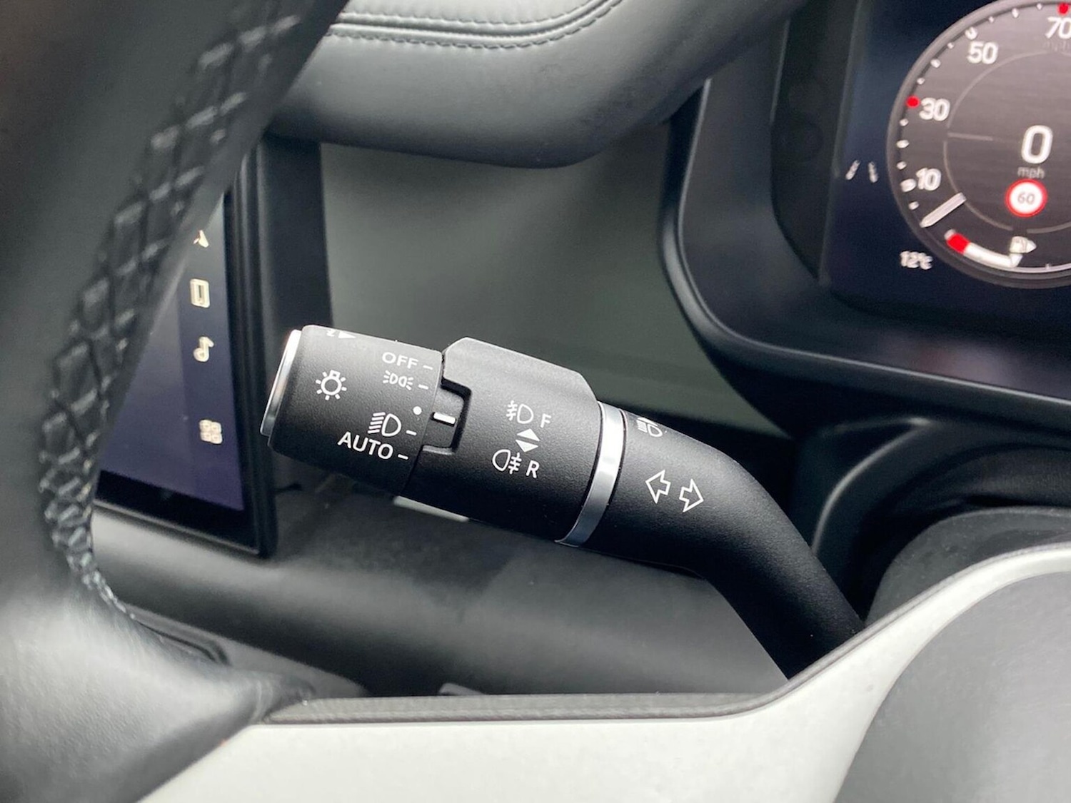 Used Land Rover Defender 2024 for sale - 76969955: Photo 41