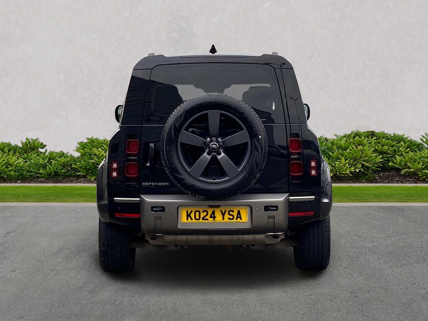 Used Land Rover Defender 2024 for sale - 76969955: Photo 6