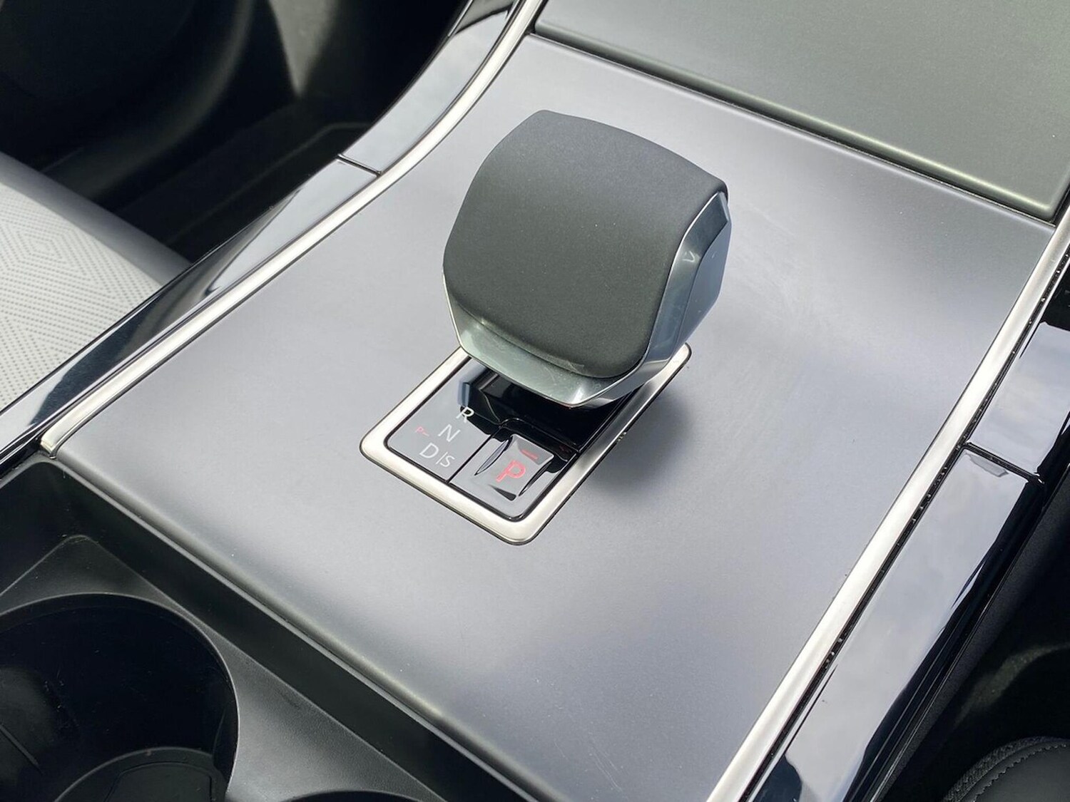 Used Land Rover Range Rover Velar 2024 for sale - 78193528: Photo 15