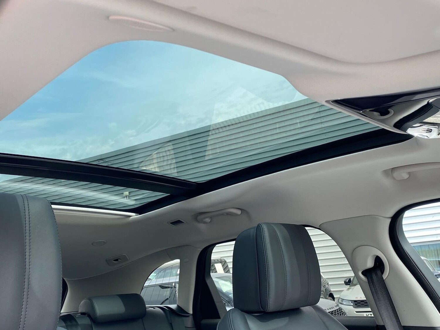 Used Land Rover Range Rover Velar 2024 for sale - 78193528: Photo 23