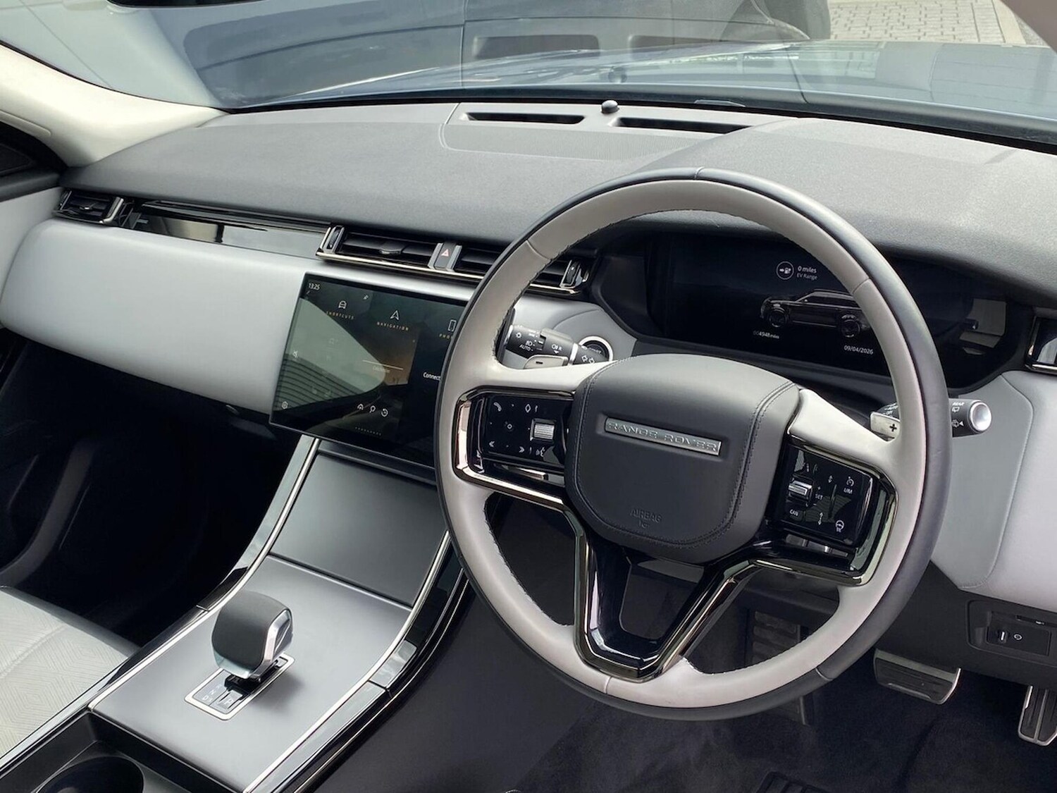 Used Land Rover Range Rover Velar 2024 for sale - 78193528: Photo 32