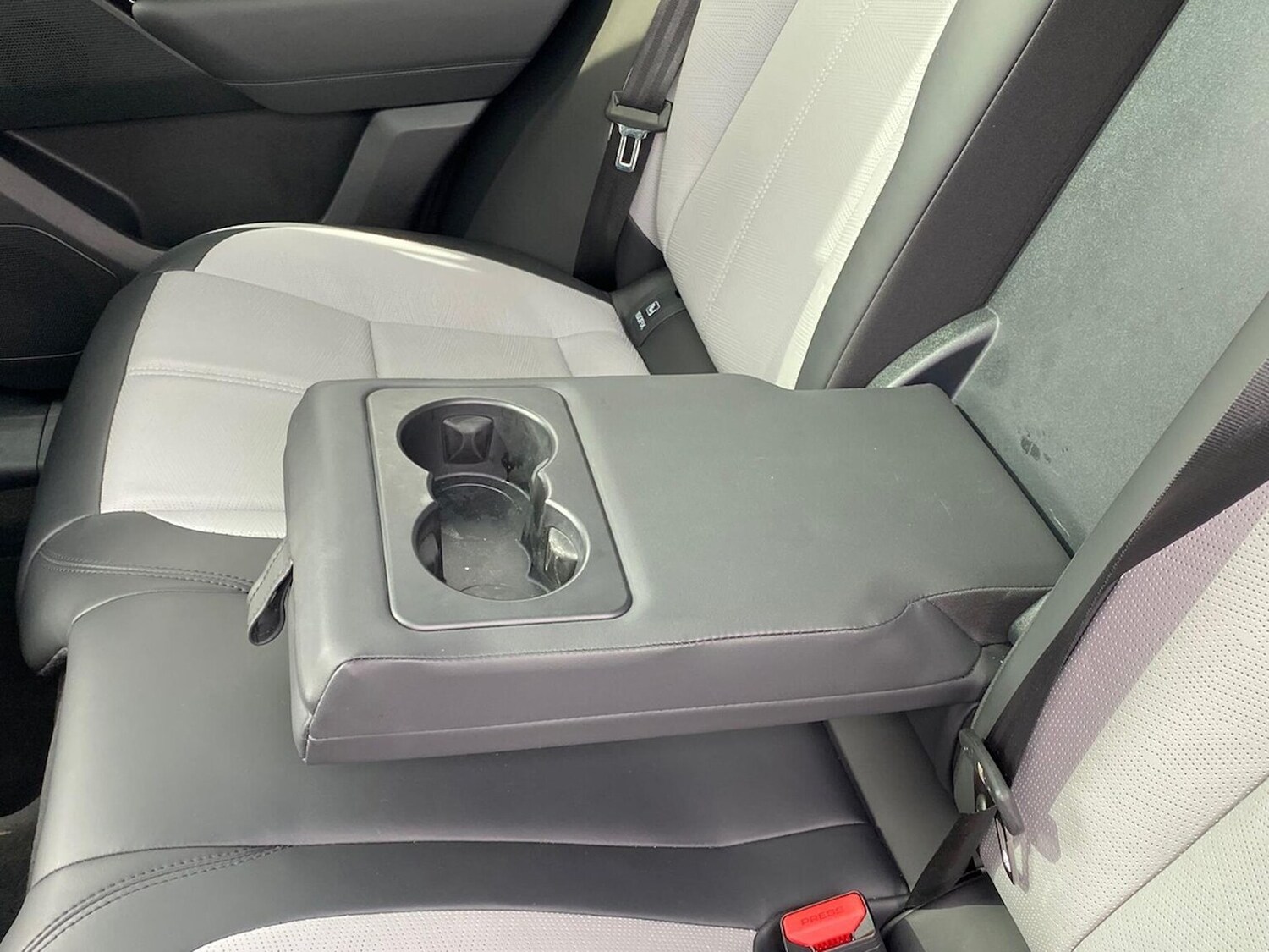 Used Land Rover Range Rover Velar 2024 for sale - 78193528: Photo 38