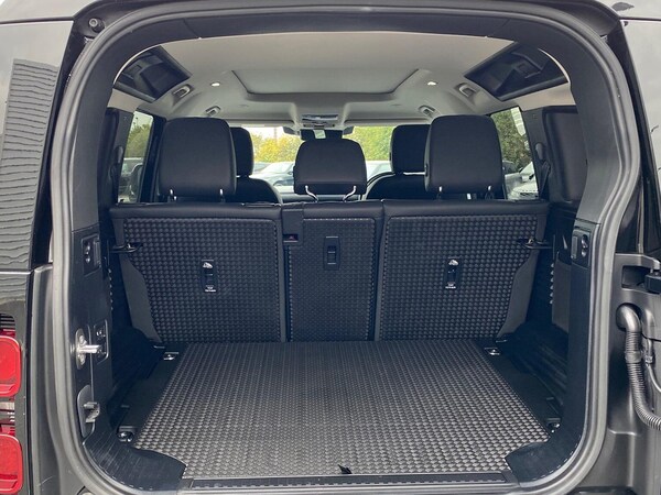 Used Land Rover Defender 2022 for sale - 76237061: Photo 10