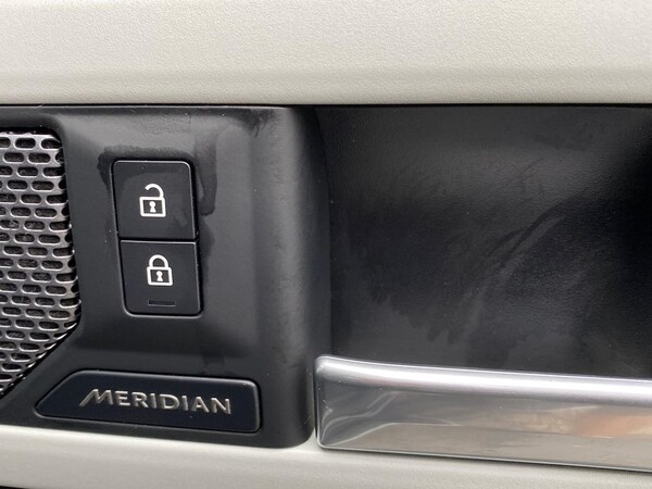 Used Land Rover Defender 2022 for sale - 76237061: Photo 27