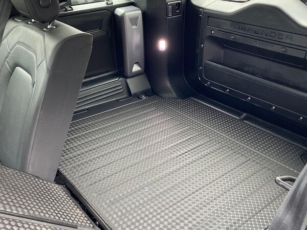 Used Land Rover Defender 2022 for sale - 76237061: Photo 32