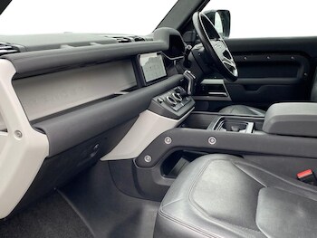 Used Land Rover Defender 2022 for sale - 76237061: Photo 3
