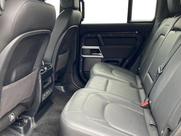 Used Land Rover Defender 2022 for sale - 76237061: Photo 4