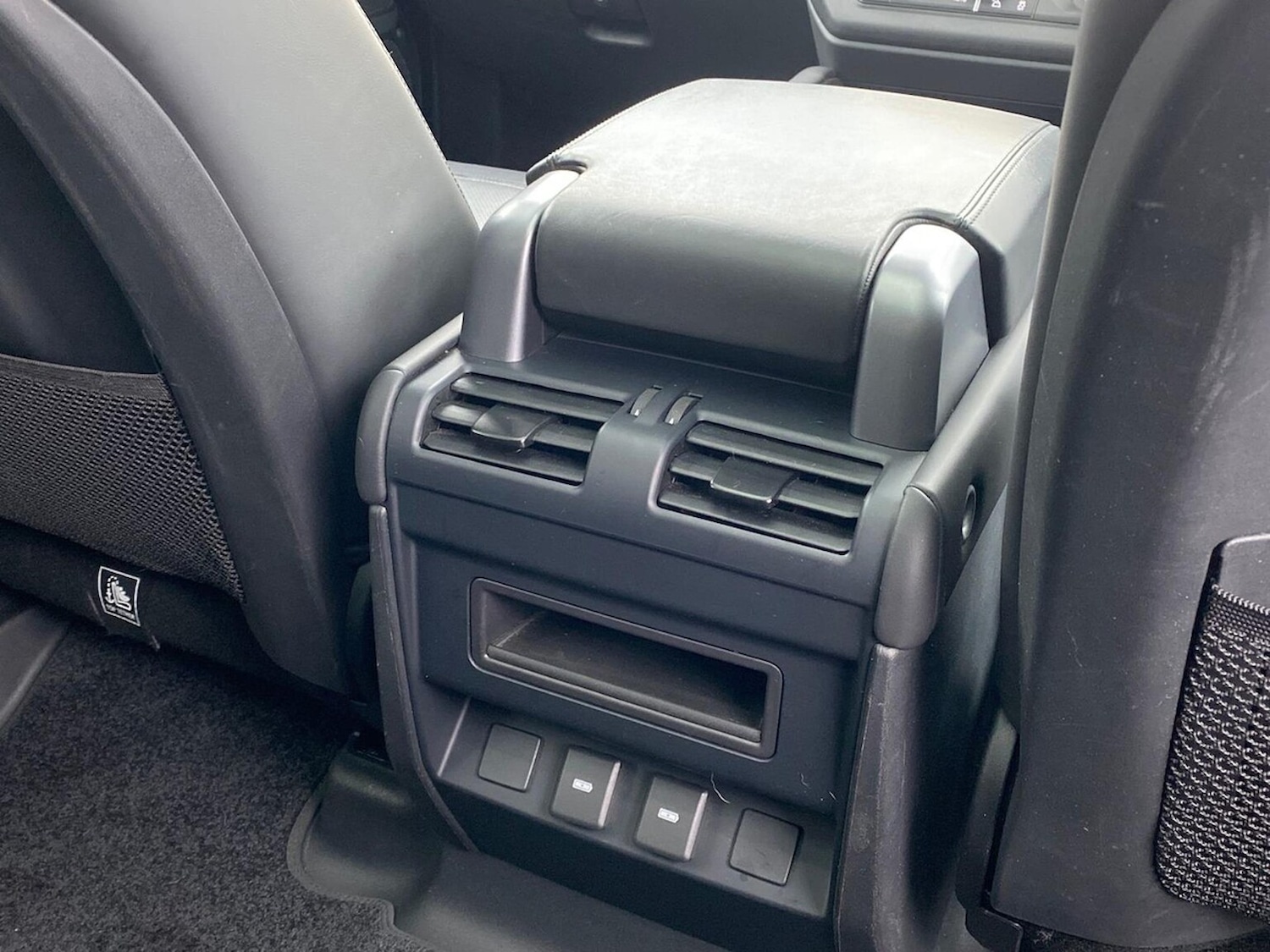 Used Land Rover Defender 2023 for sale - 77901708: Photo 18