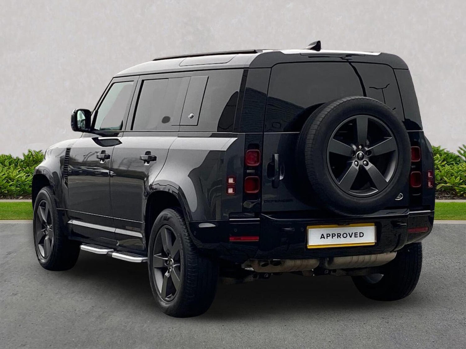 Used Land Rover Defender 2023 for sale - 77901708: Photo 2