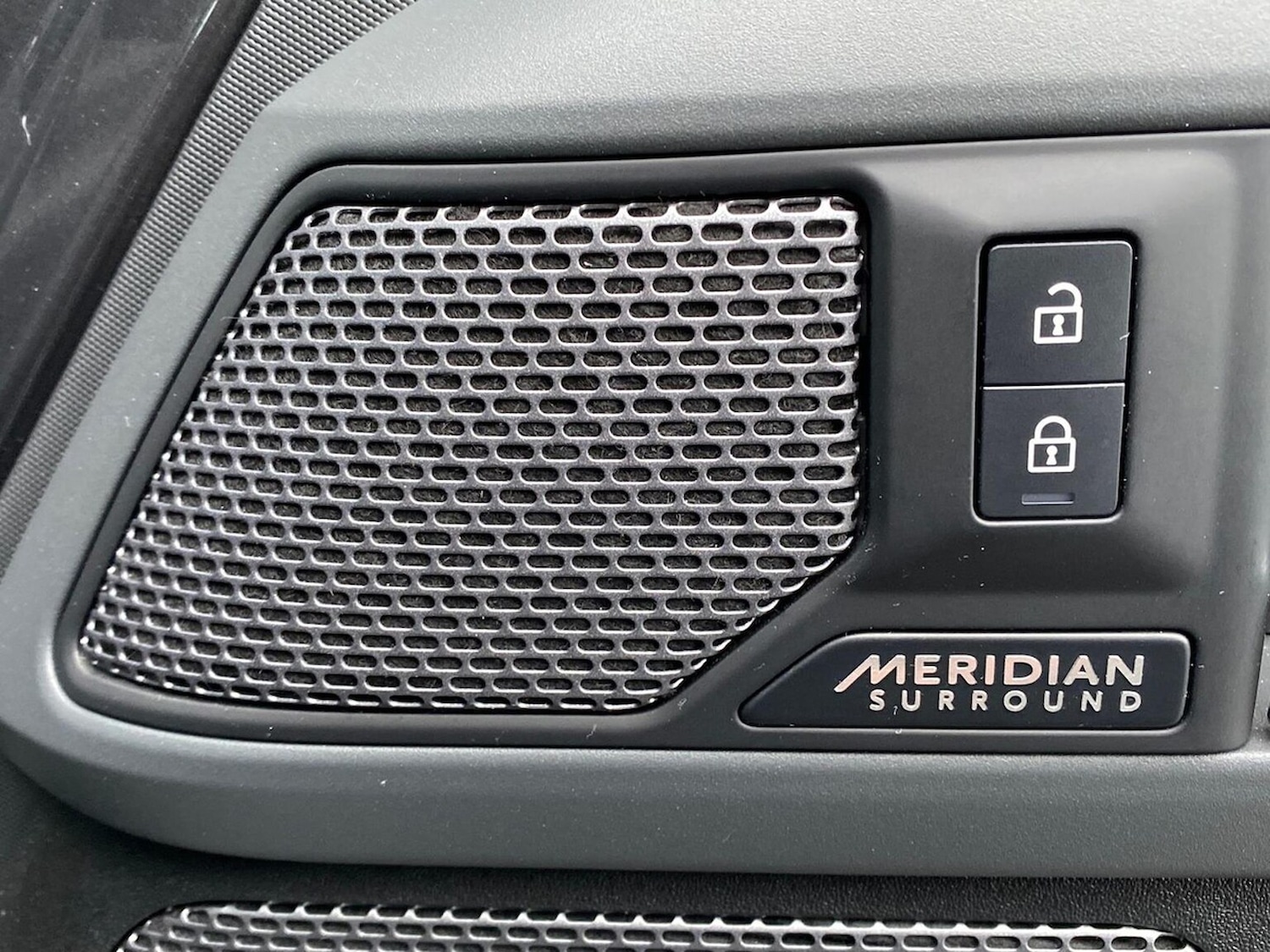 Used Land Rover Defender 2023 for sale - 77901708: Photo 24