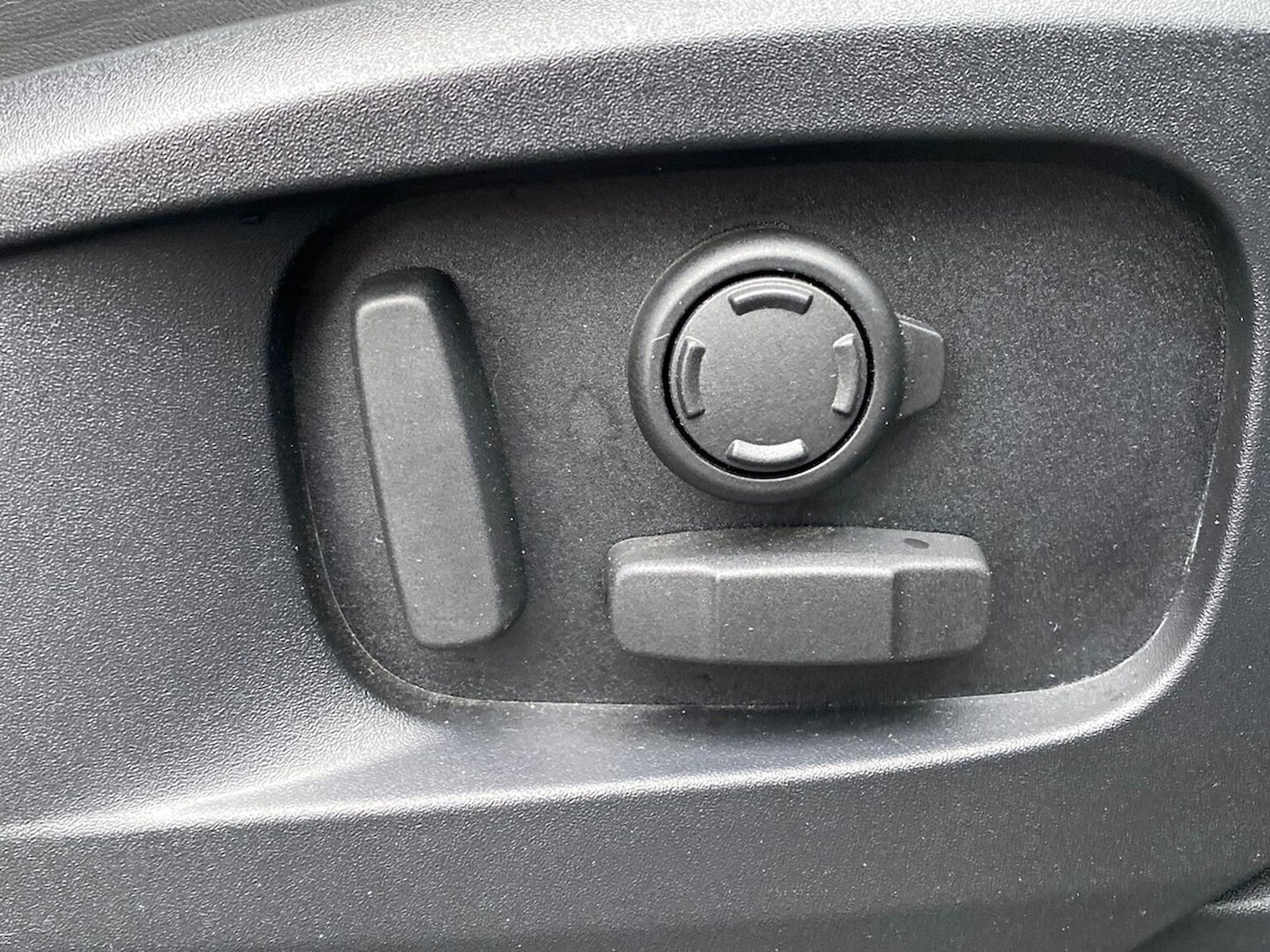 Used Land Rover Defender 2023 for sale - 77901708: Photo 29