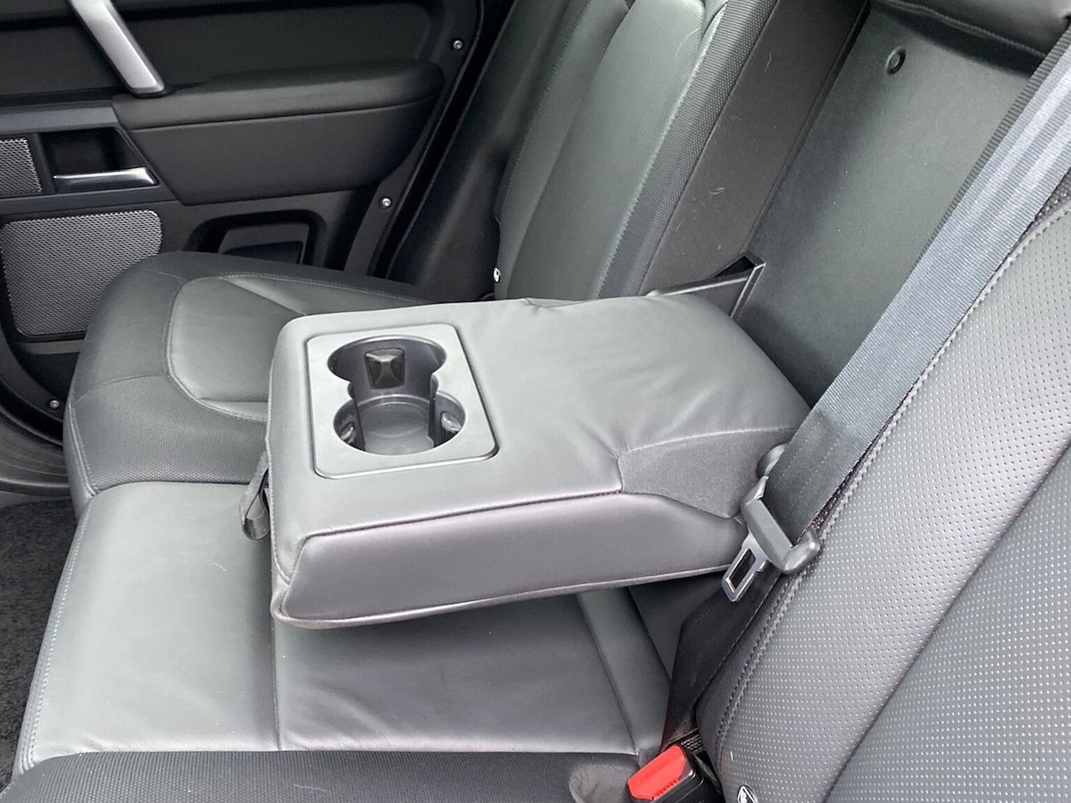 Used Land Rover Defender 2023 for sale - 77901708: Photo 37