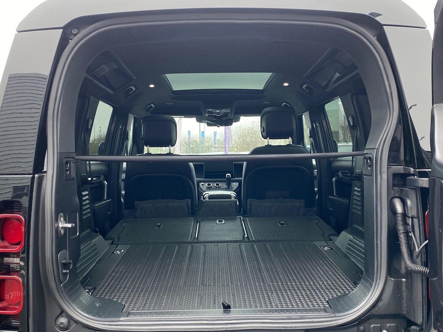 Used Land Rover Defender 2023 for sale - 77901708: Photo 39