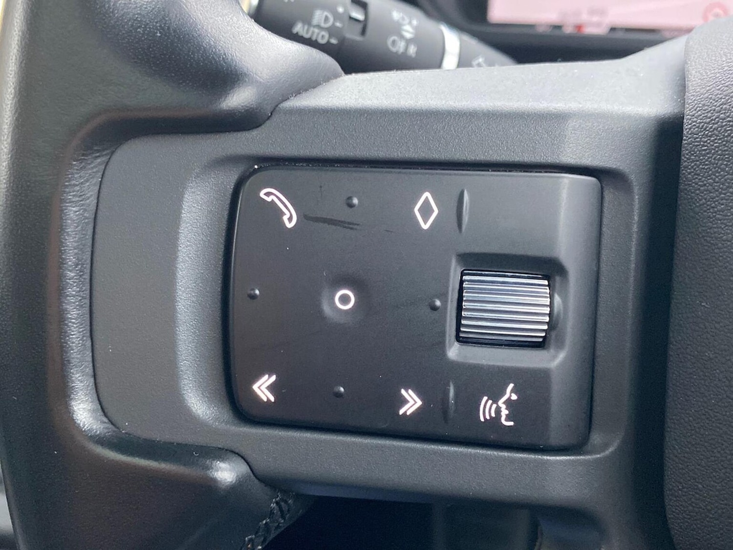 Used Land Rover Defender 2023 for sale - 77901708: Photo 41