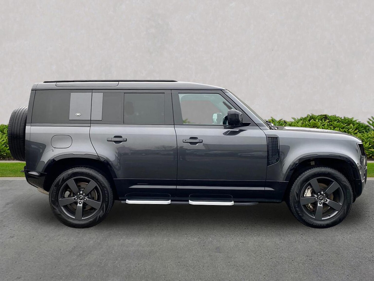 Used Land Rover Defender 2023 for sale - 77901708: Photo 5