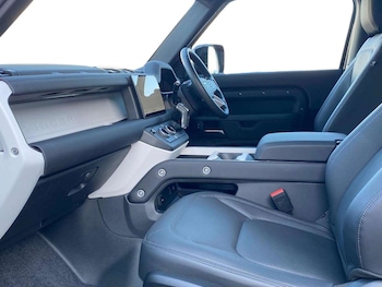 Used Land Rover Defender 2024 for sale - 78614984: Photo