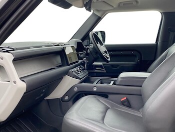 Used Land Rover Defender 2024 for sale - 78250957: Photo