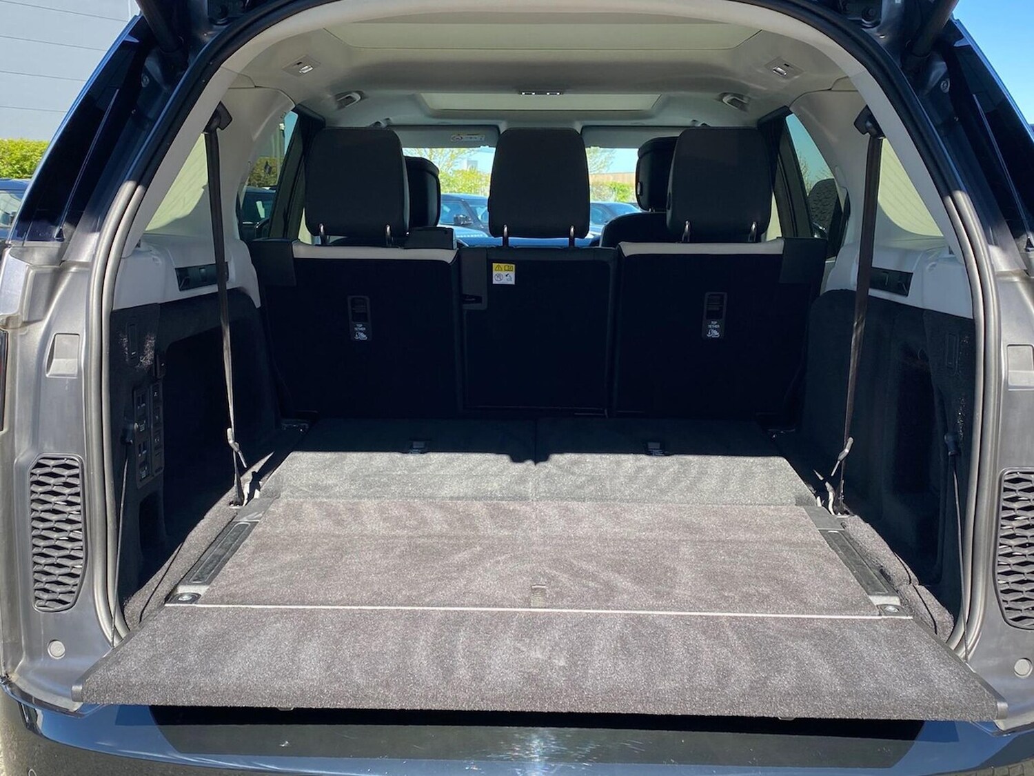 Used Land Rover Discovery 2025 for sale - 78193521: Photo 12