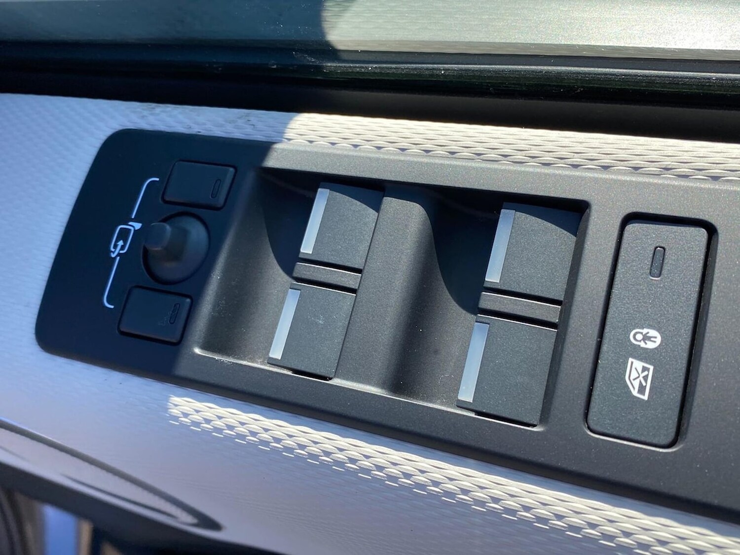 Used Land Rover Discovery 2025 for sale - 78193521: Photo 27