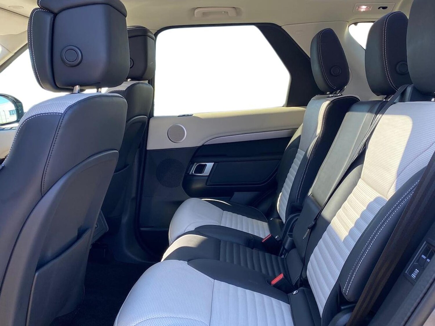 Used Land Rover Discovery 2025 for sale - 78193521: Photo 6