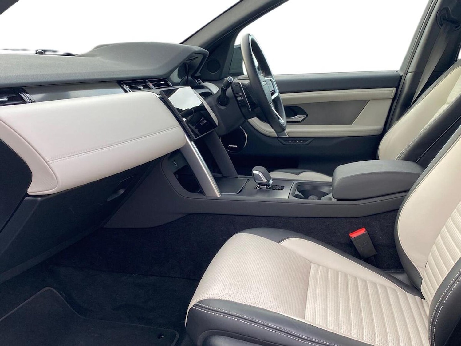 Used Land Rover Discovery Sport 2025 for sale - 77528896: Photo 3