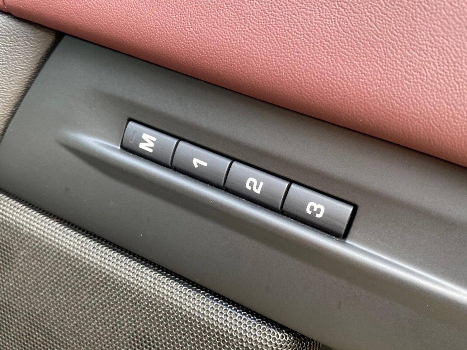 Used Land Rover Range Rover Evoque 2024 for sale - 76347040: Photo 25