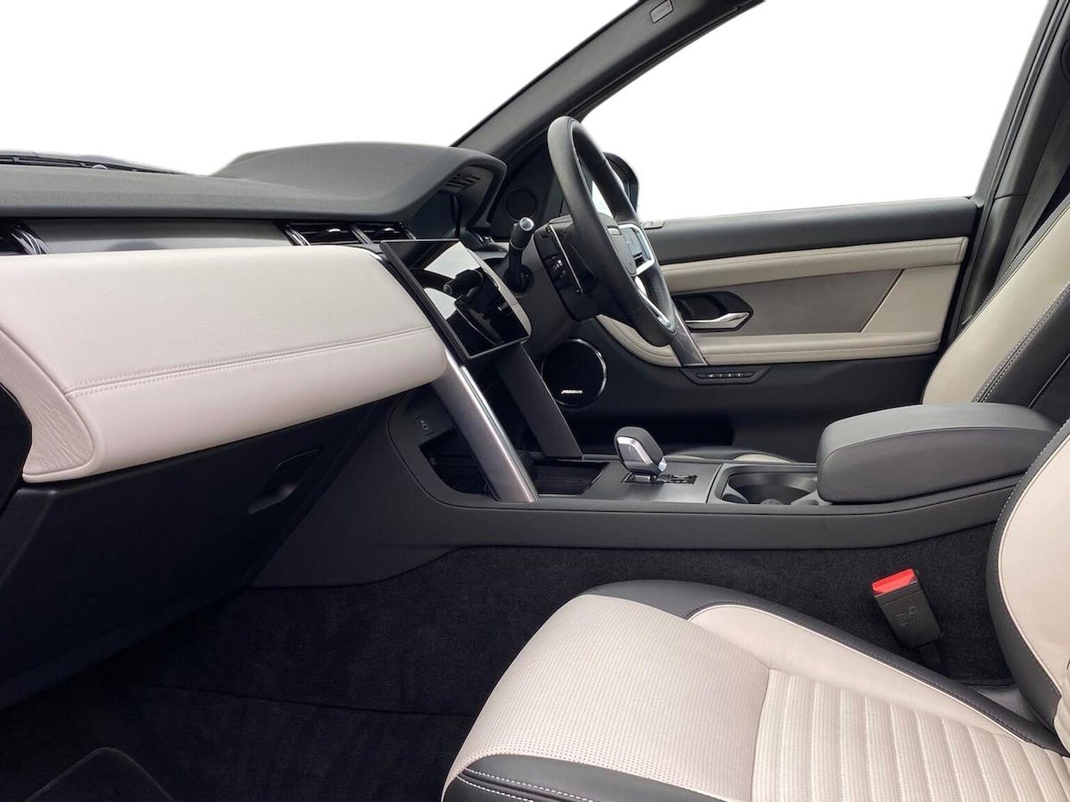 Used Land Rover Discovery Sport 2024 for sale - 76957536: Photo 3