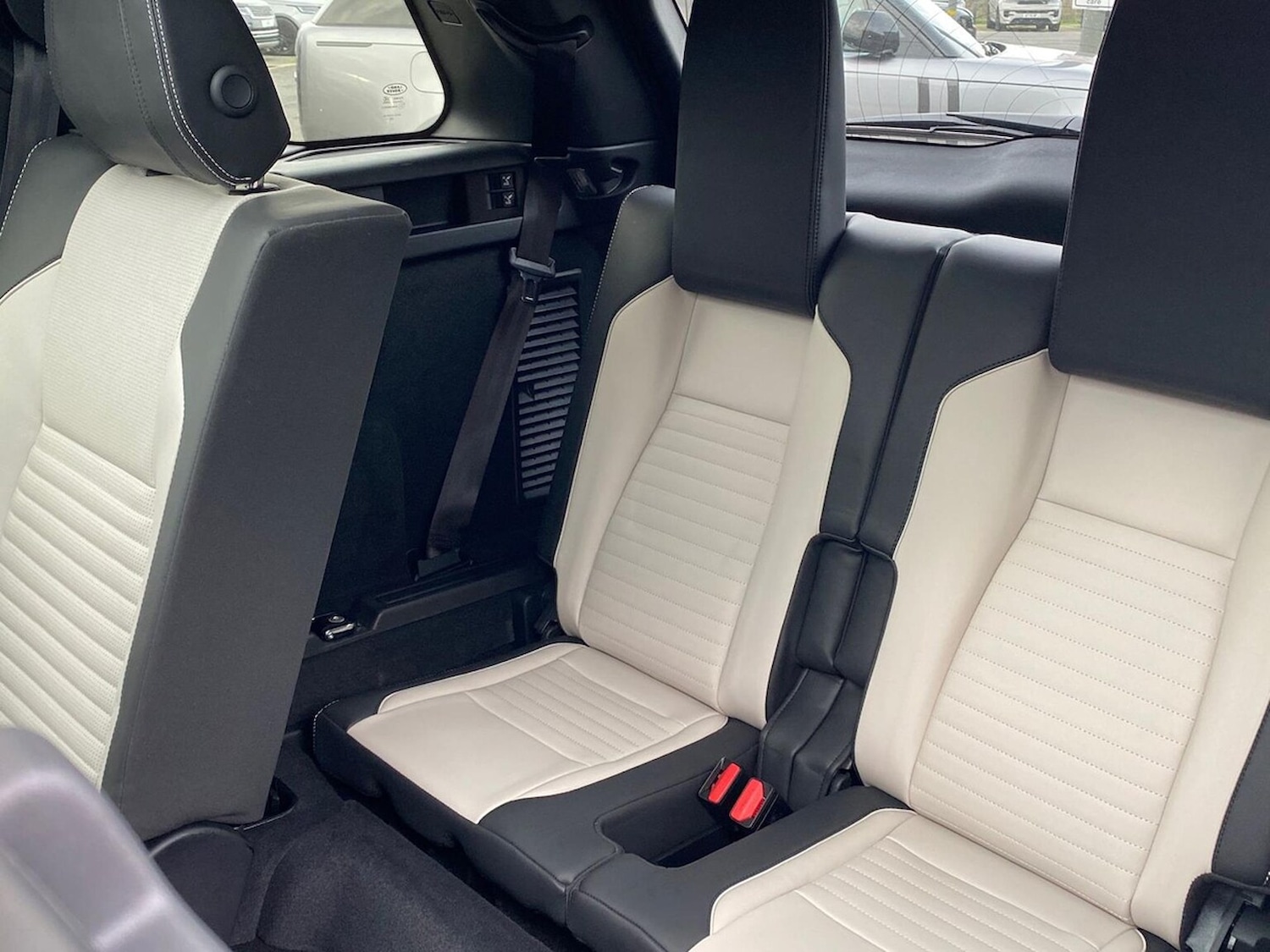 Used Land Rover Discovery Sport 2024 for sale - 76957536: Photo 36