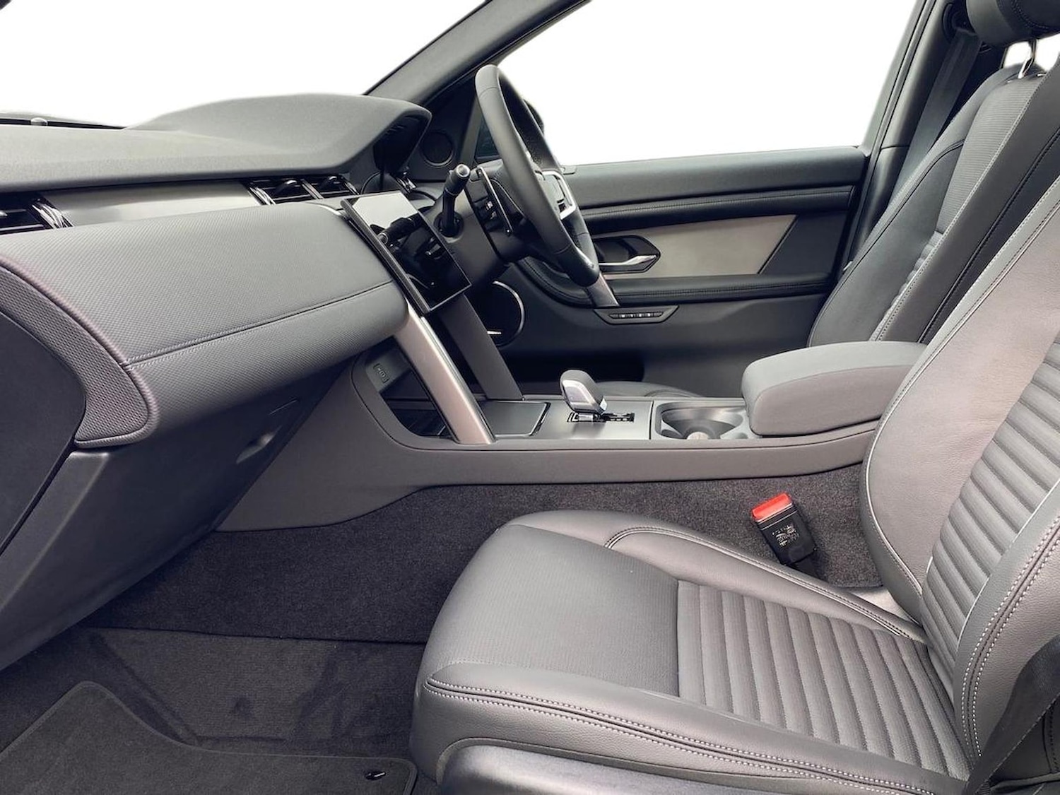 Used Land Rover Discovery Sport 2025 for sale - 78193445: Photo 5