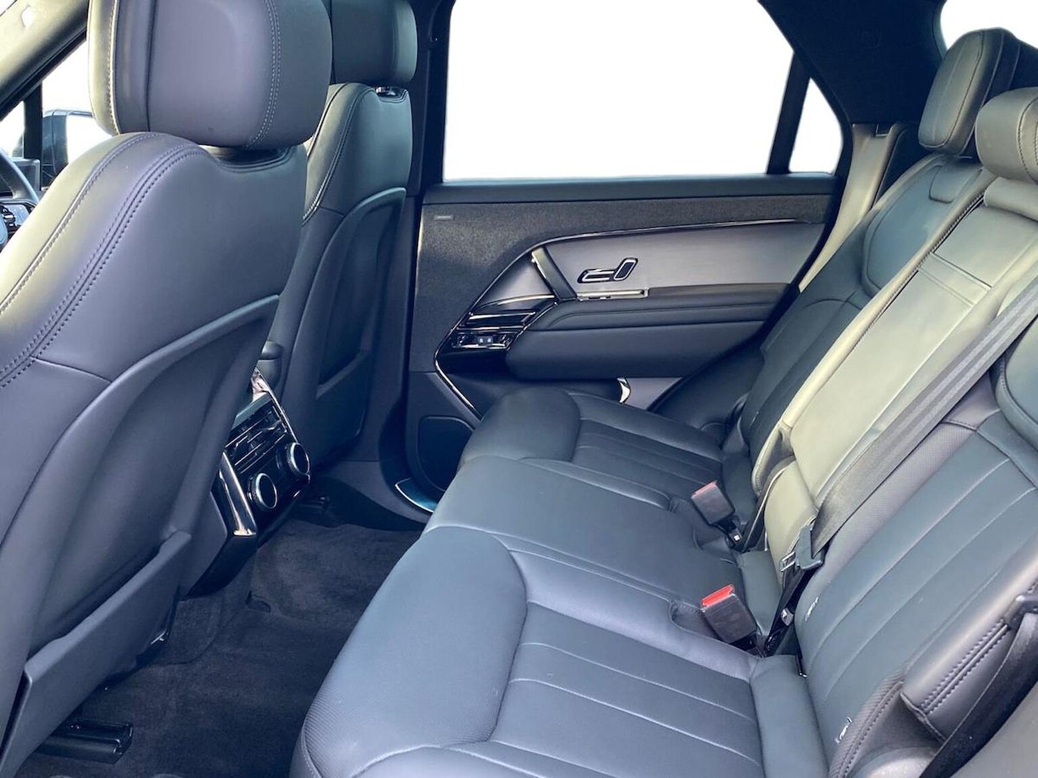 Used Land Rover Range Rover Sport 2024 for sale - 76951189: Photo 4