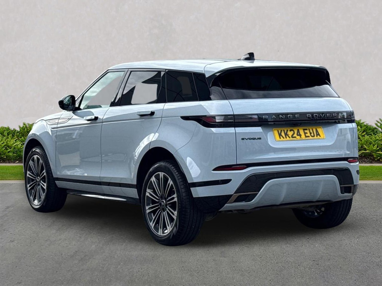 Used Land Rover Range Rover Evoque 2024 for sale - 78125253: Photo 2