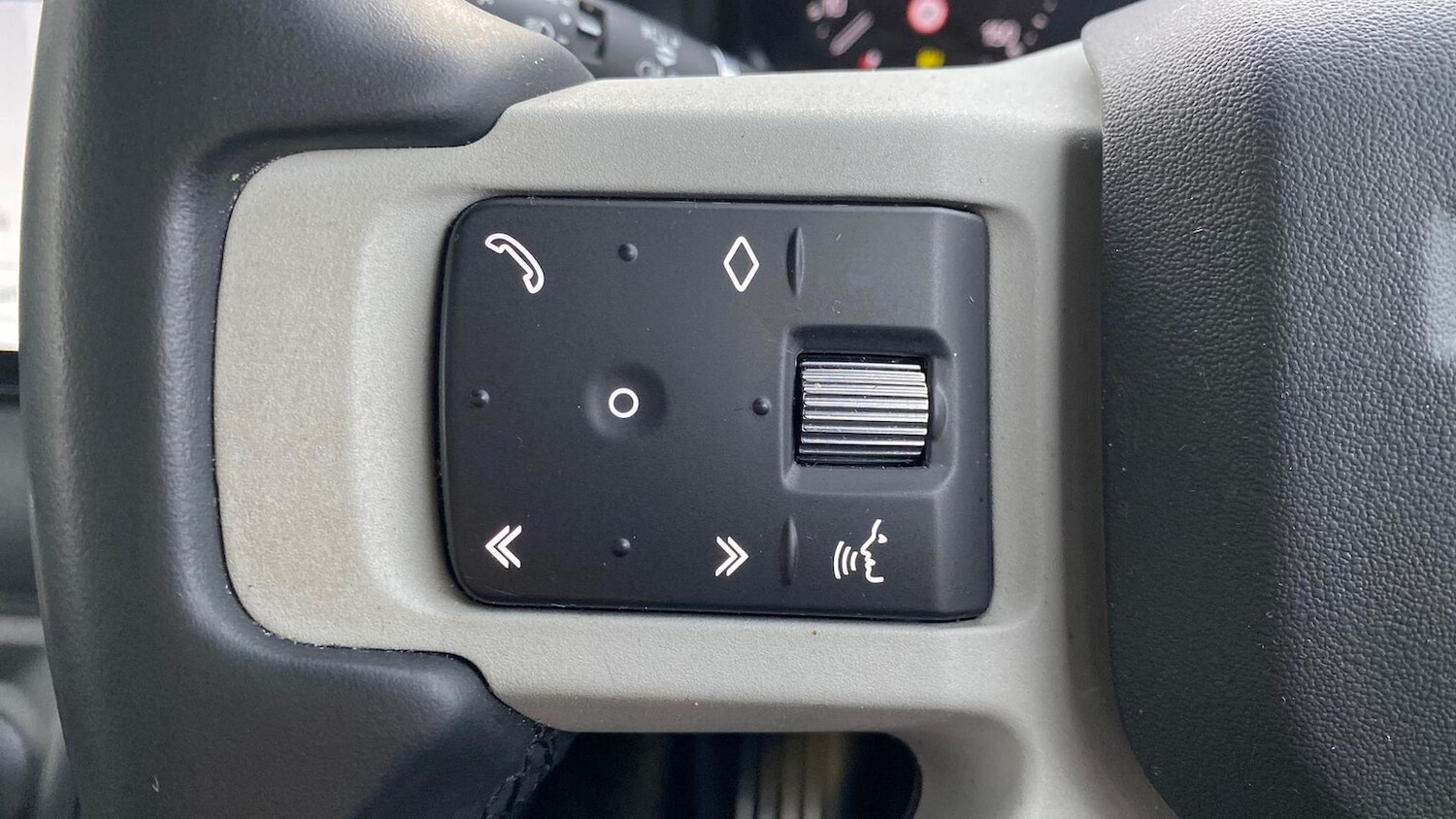 Used Land Rover Defender 2022 for sale - 76505009: Photo 27