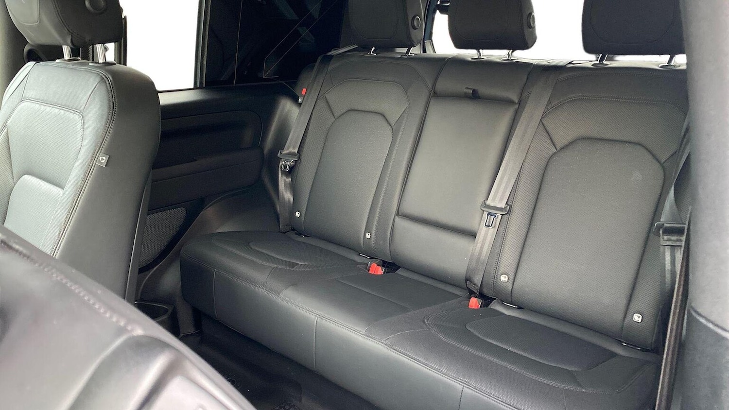 Used Land Rover Defender 2022 for sale - 76505009: Photo 4