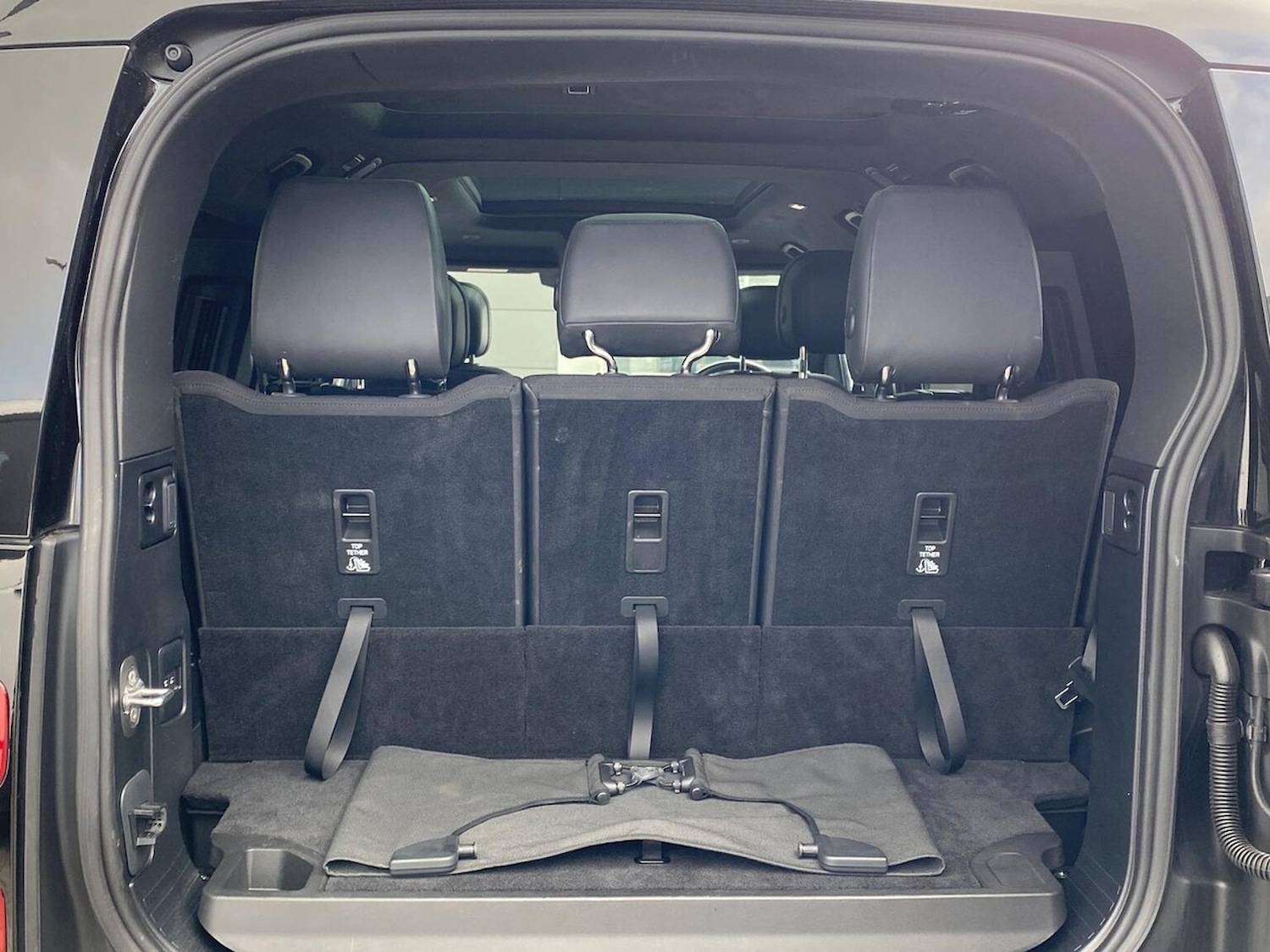 Used Land Rover Defender 2024 for sale - 78191846: Photo 12