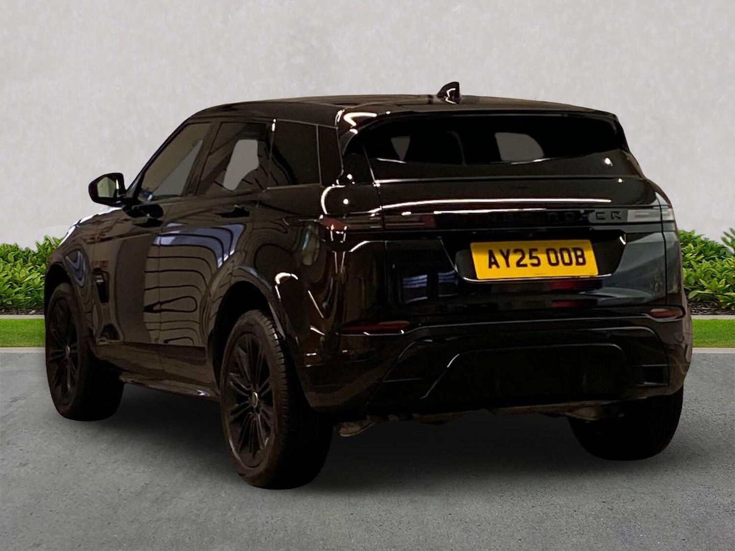 Used Land Rover Range Rover Evoque 2025 for sale - 77488081: Photo 2