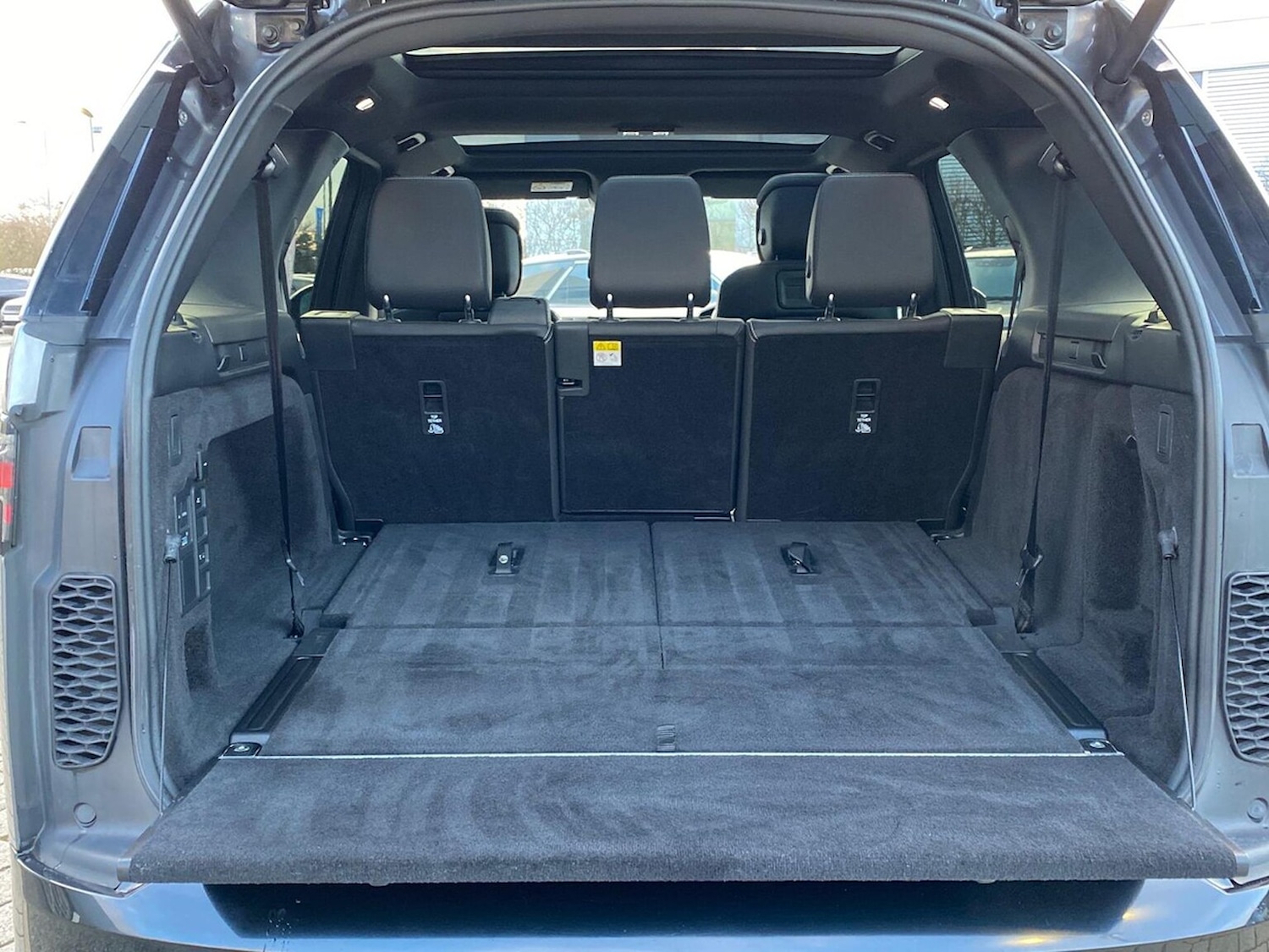 Used Land Rover Discovery 2023 for sale - 77896293: Photo 10