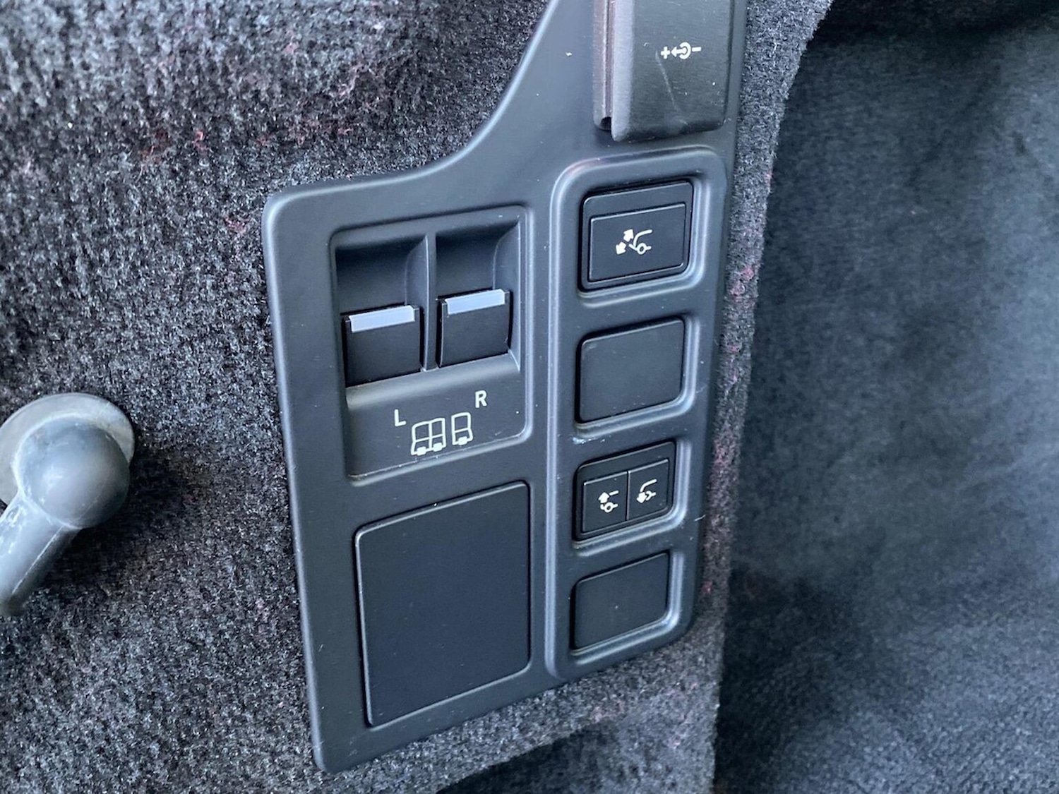 Used Land Rover Discovery 2023 for sale - 77896293: Photo 40