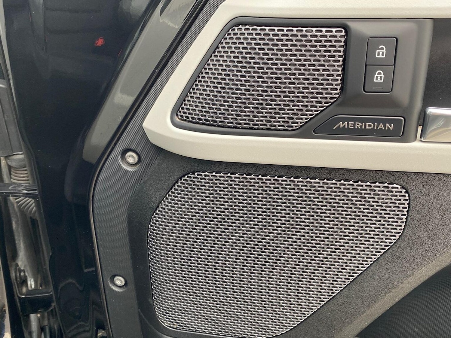 Used Land Rover Defender 2022 for sale - 76387198: Photo 23