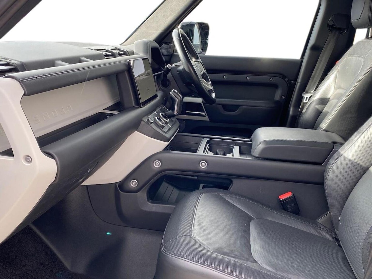 Used Land Rover Defender 2022 for sale - 76387198: Photo 3