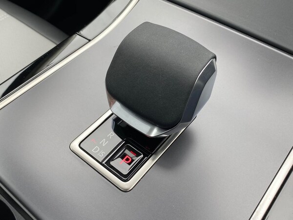 Used Land Rover Range Rover Velar 2025 for sale - 75677171: Photo 13