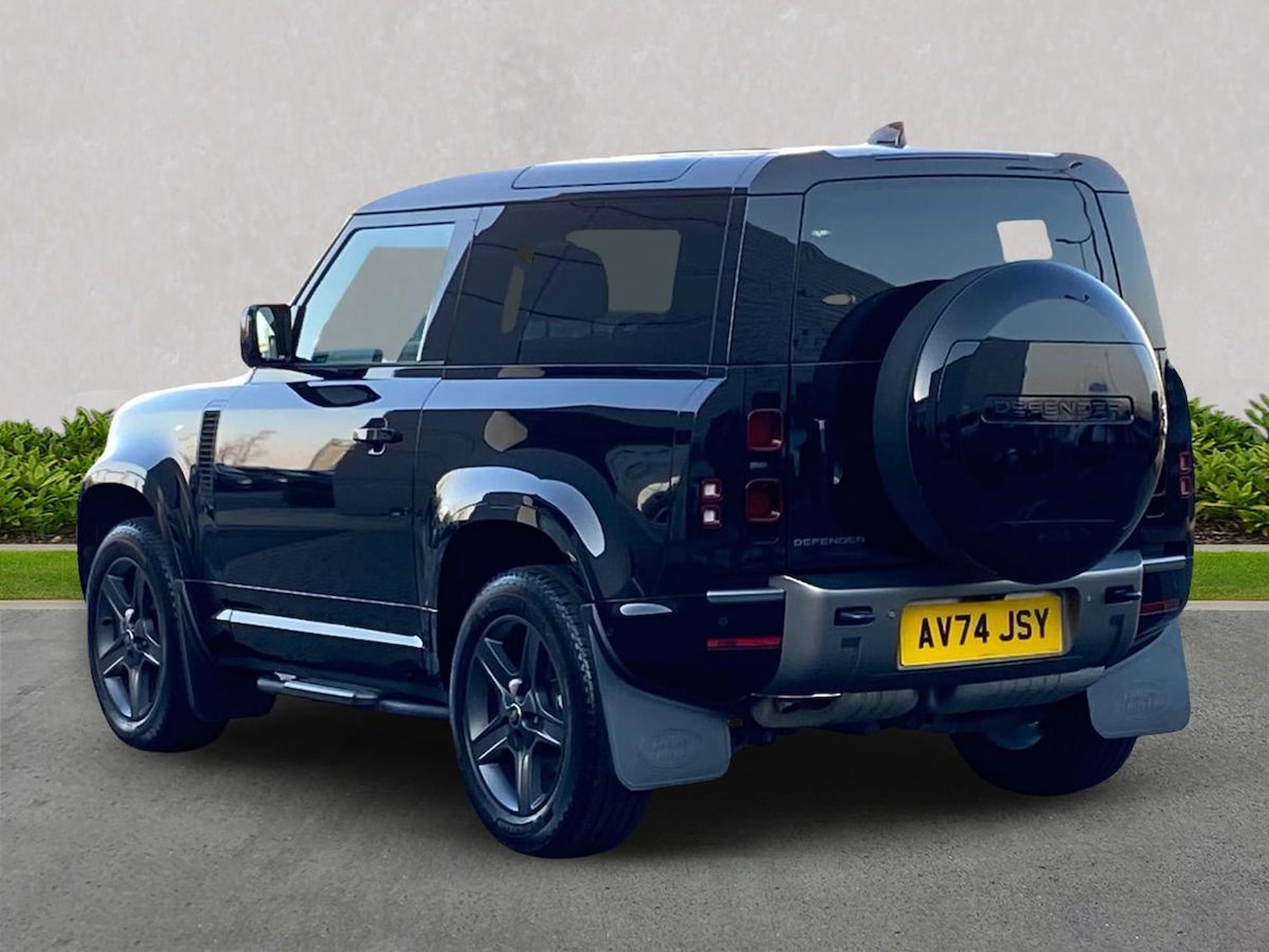 Used Land Rover Defender 2024 for sale - 78193419: Photo 2