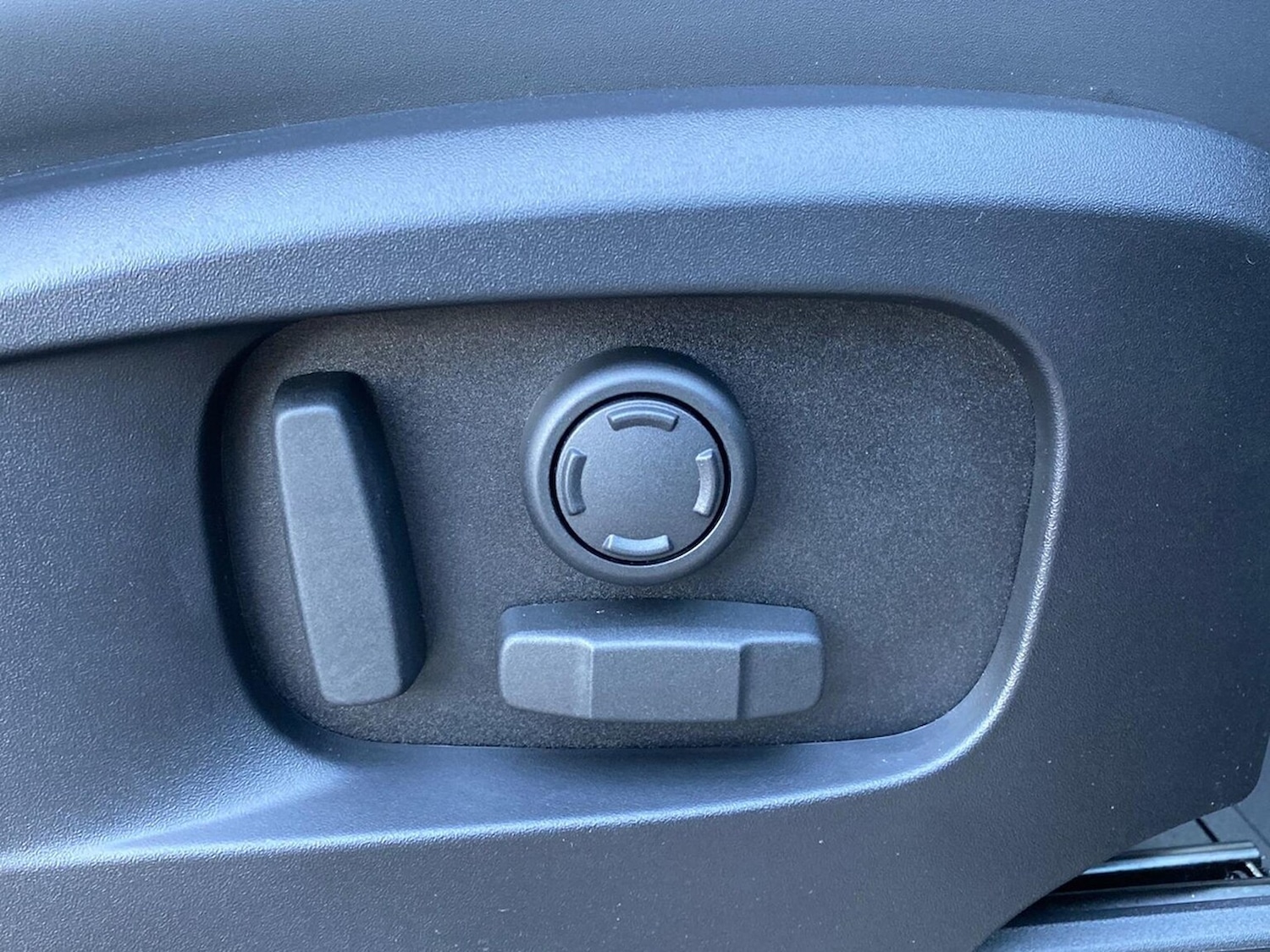 Used Land Rover Defender 2024 for sale - 78193419: Photo 32