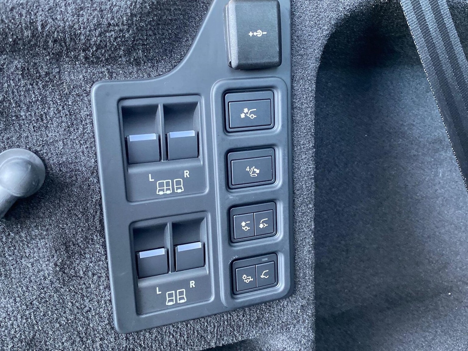 Used Land Rover Discovery 2025 for sale - 77001914: Photo 39