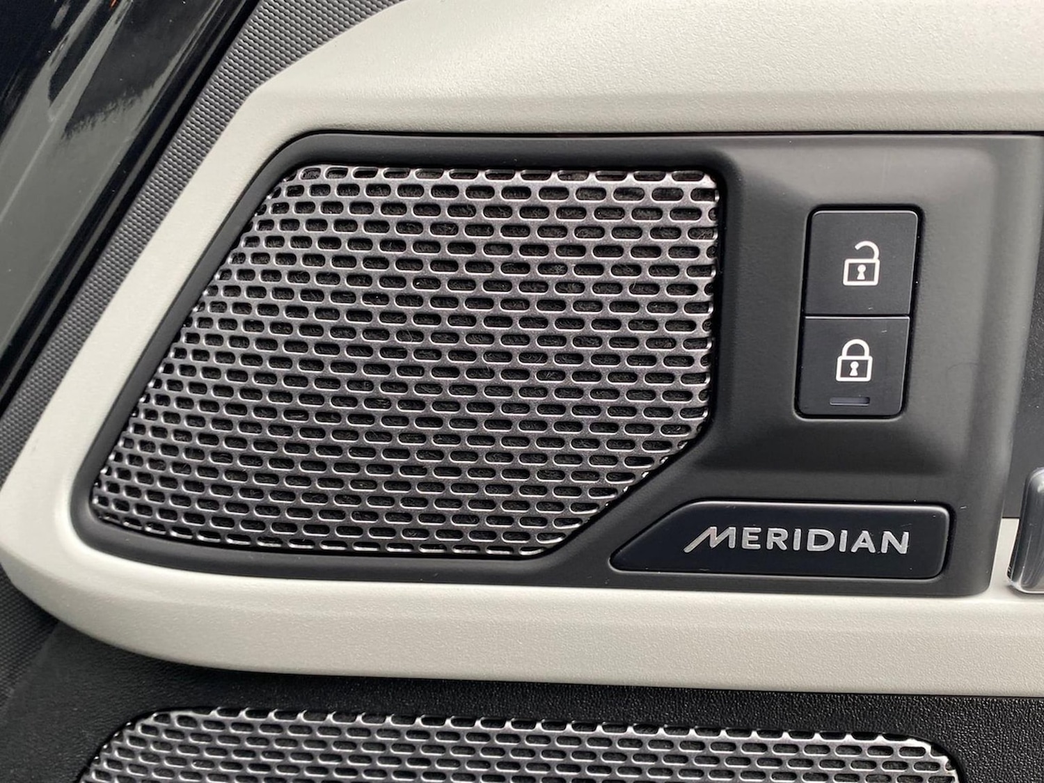 Used Land Rover Defender 2024 for sale - 78131849: Photo 26