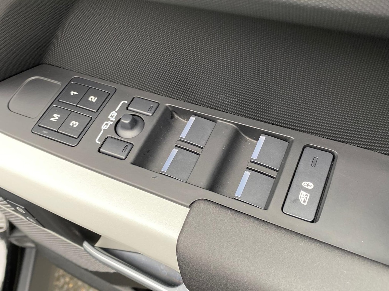 Used Land Rover Defender 2024 for sale - 78131849: Photo 27