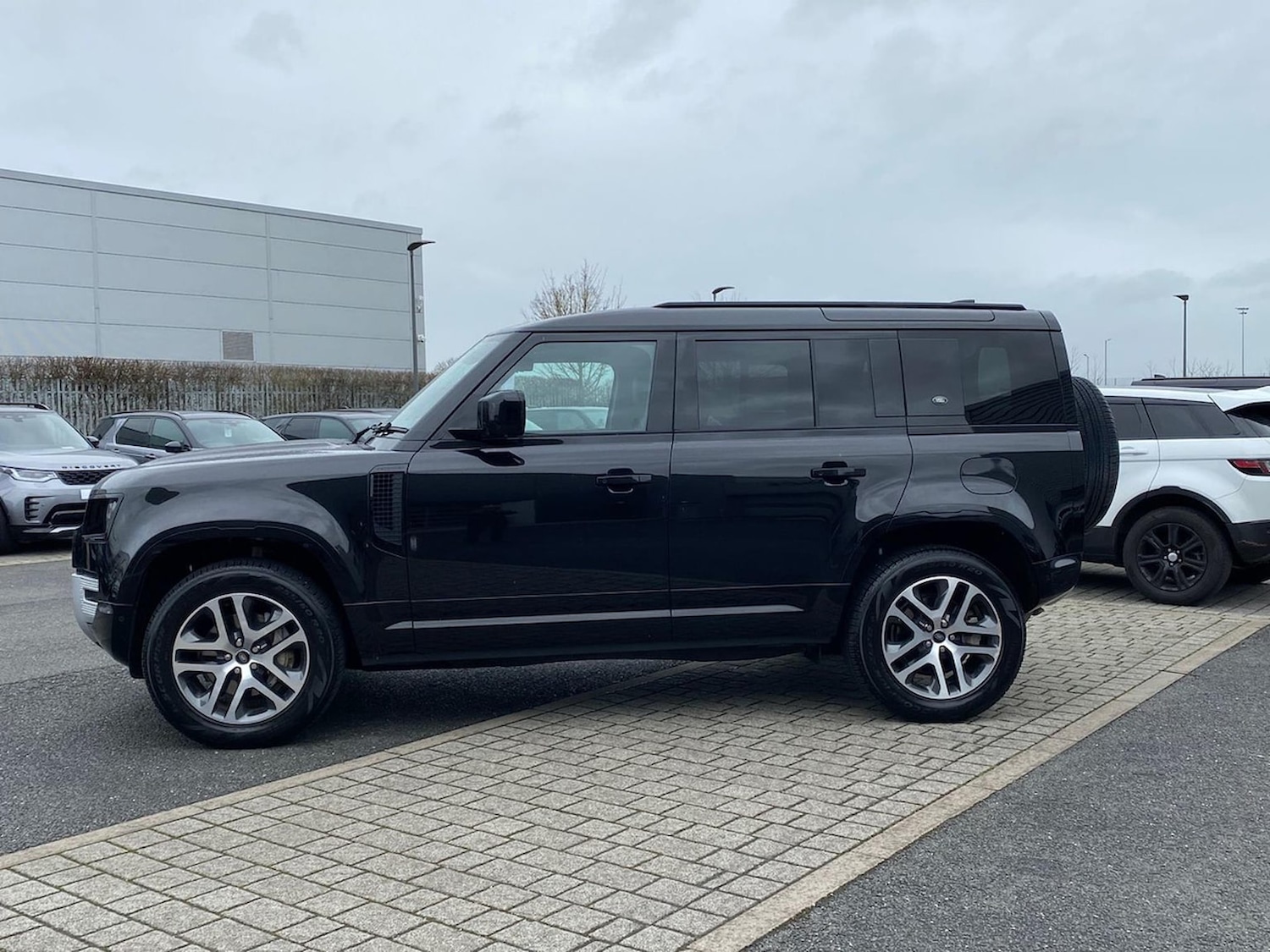 Used Land Rover Defender 2024 for sale - 78131849: Photo 34