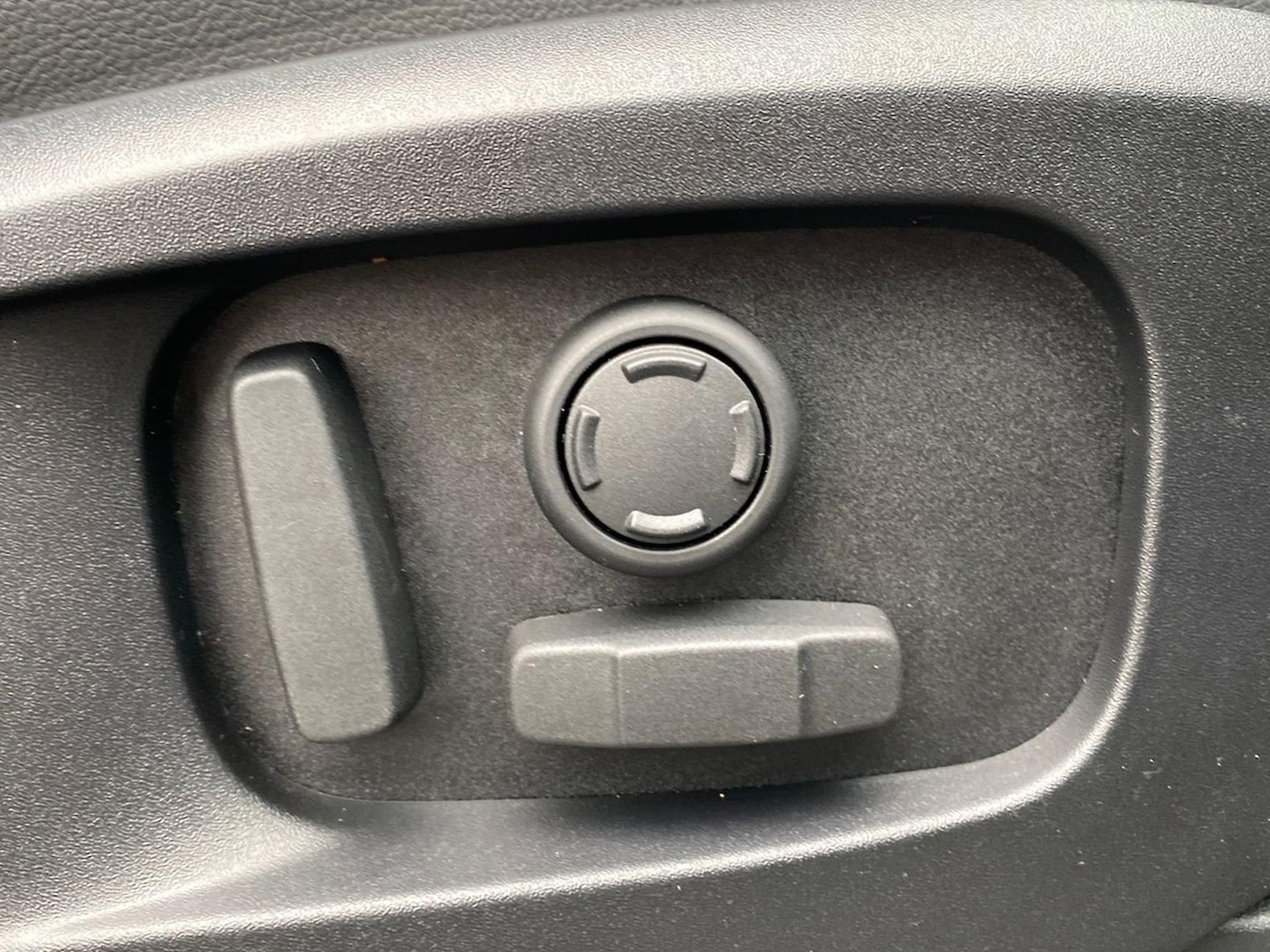 Used Land Rover Defender 2024 for sale - 78131849: Photo 40