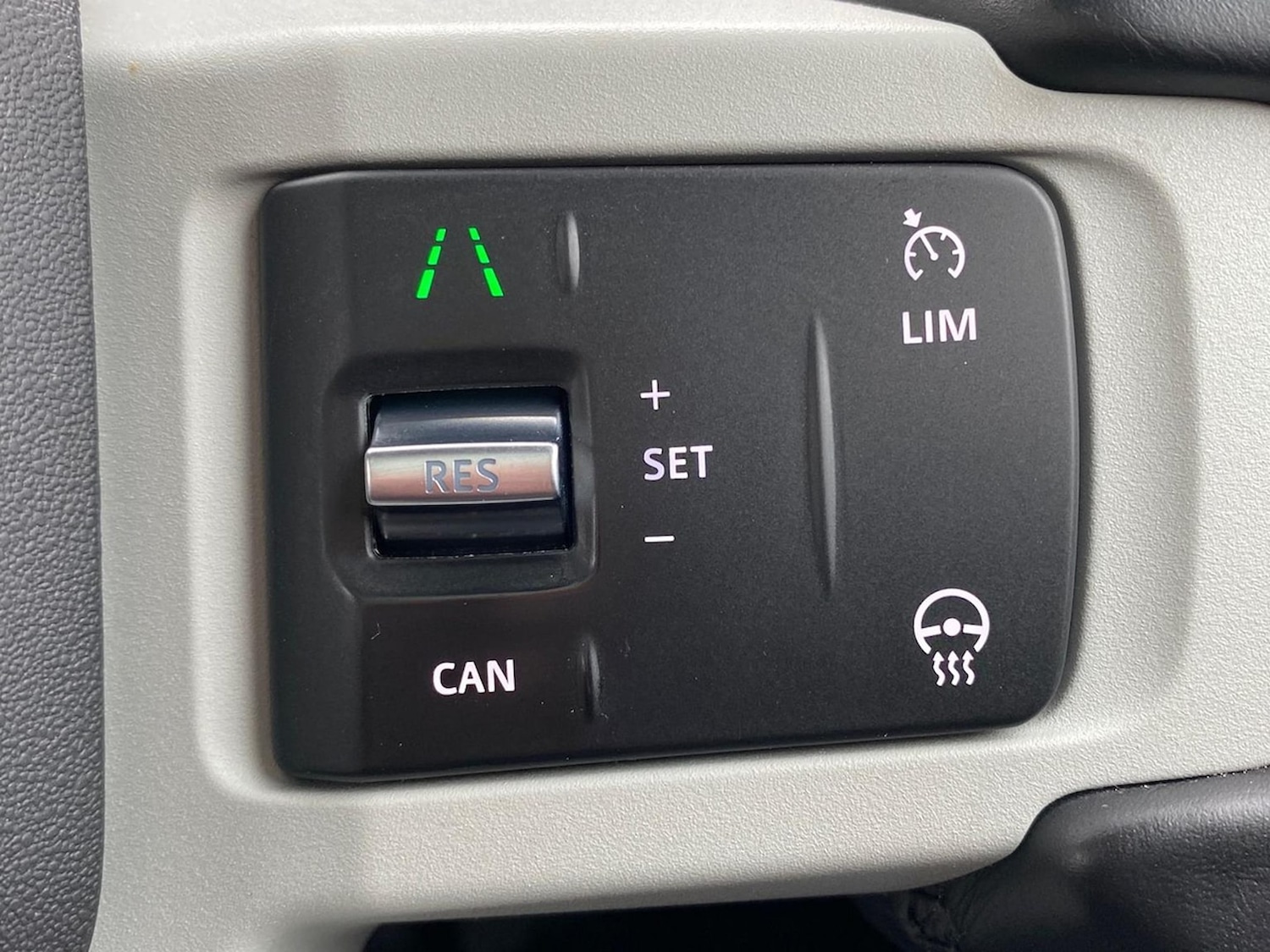 Used Land Rover Defender 2024 for sale - 78131849: Photo 43