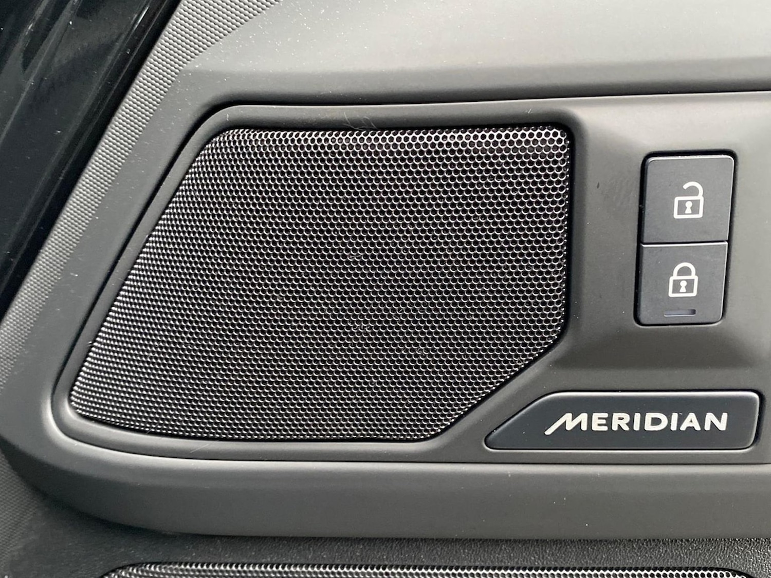 Used Land Rover Defender 2025 for sale - 76846079: Photo 22